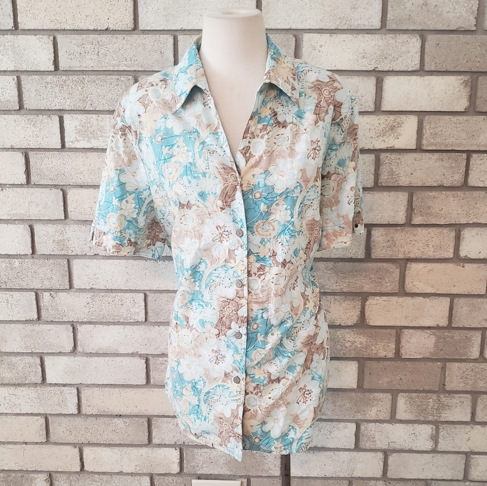 Floral Button-Front Short Sleeve Top in Aqua and Beige